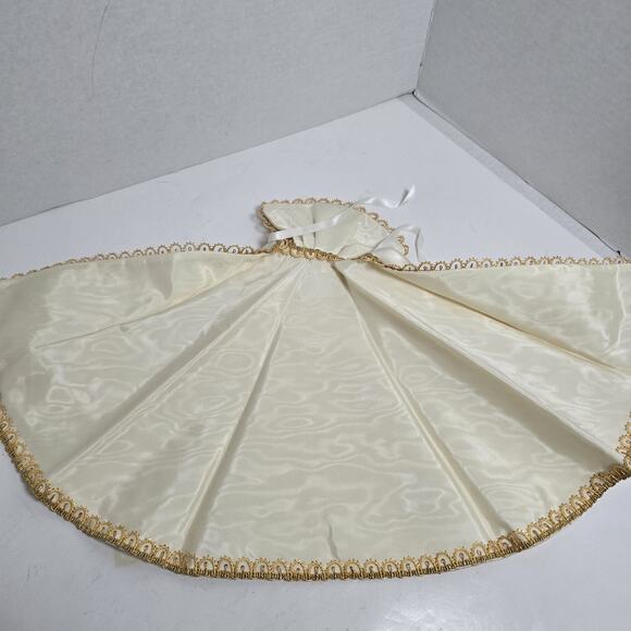Vintage Infant Of Prague Vestments Dress & Cape 10.5” Long White Satin w/ Roses - Picture 11 of 12